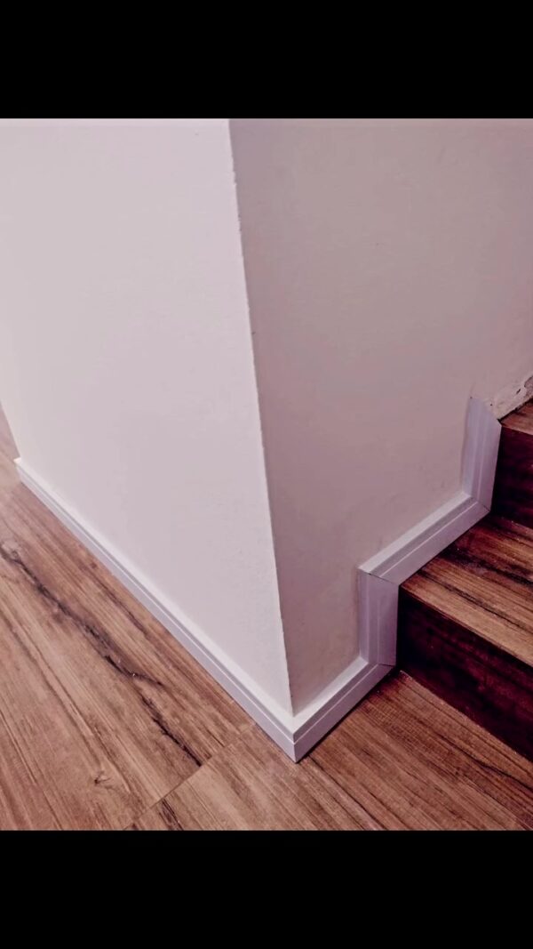 Instalação de porcelanato e rodapés