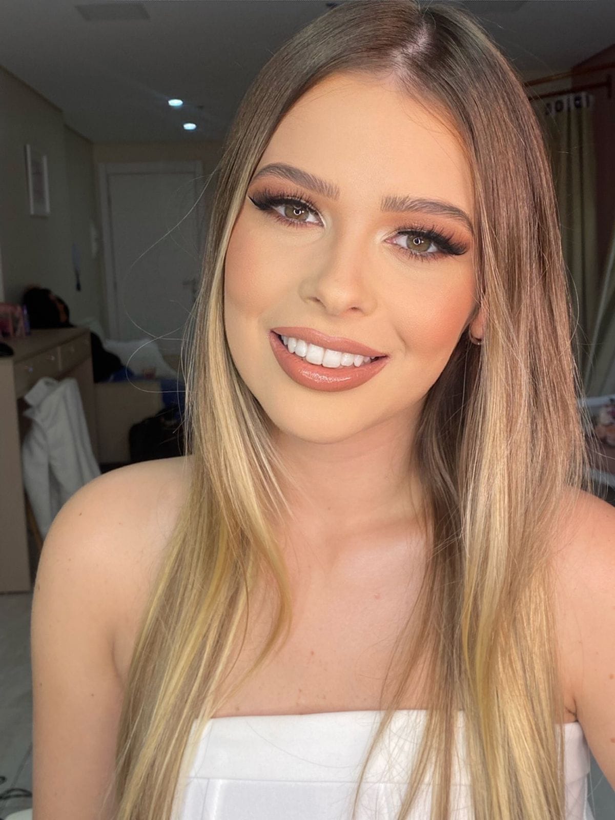 Maquiagem e Cabelo para Noivas e Eventos - Imagem 8