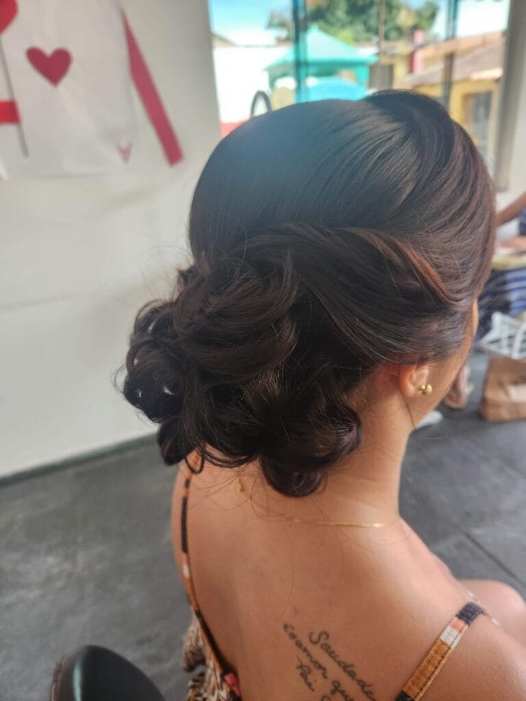 Penteado em Curitiba — Ketlyn Oliveira Ximenes